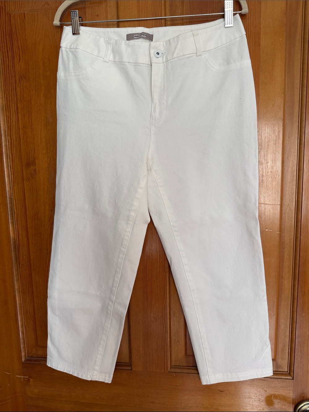 Chico’s white capri pants size 8 excellent